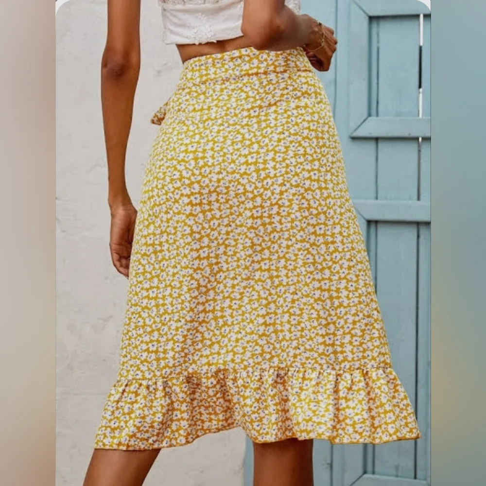👗Woman Size S Shein Wrap Skirt👗 - Picture 2 of 8